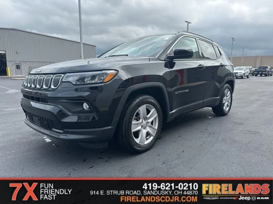 2022 Jeep Compass Latitude photo 1