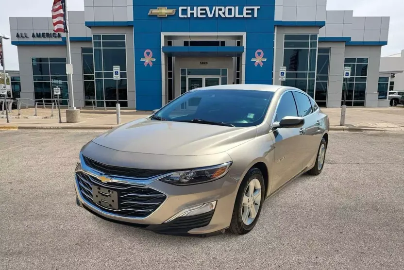 2024 Chevrolet Malibu LS photo 1