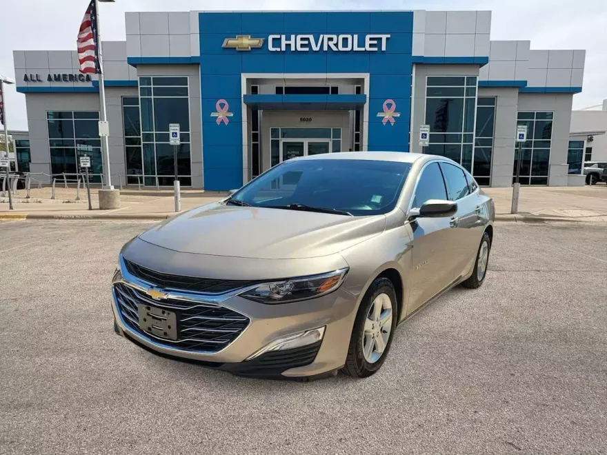 2024 Chevrolet Malibu LS photo 1