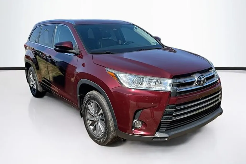 2017 Toyota Highlander XLE photo 1