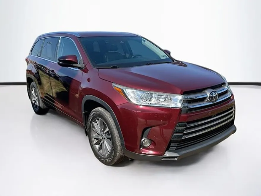 2017 Toyota Highlander XLE photo 1