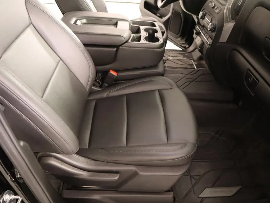 2024 Chevrolet Silverado 1500 photo 1