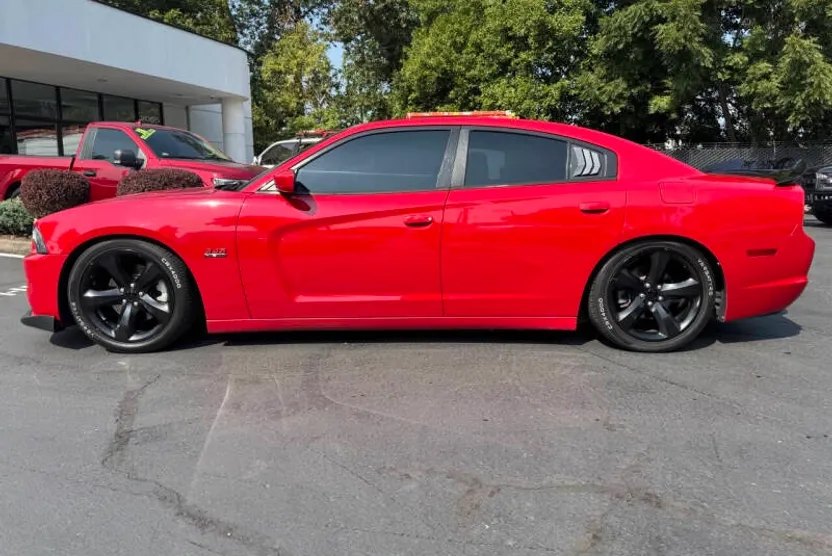 2014 Dodge Charger R/T photo 1