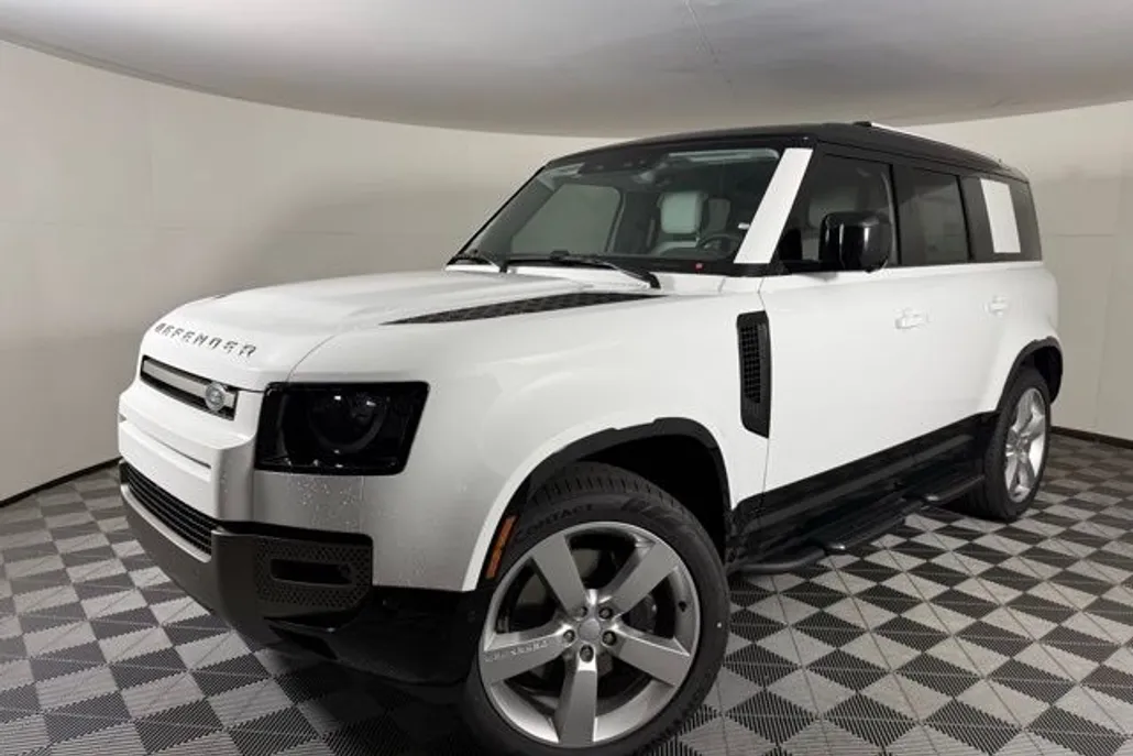 2025 Land Rover Defender X-Dynamic SE photo 1