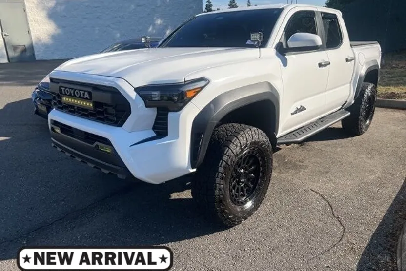 2024 Toyota Tacoma TRD Off-Road photo 1