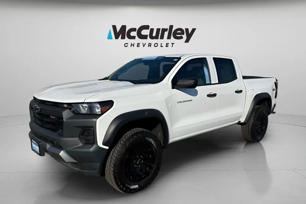 2023 Chevrolet Colorado Trail Boss photo 1