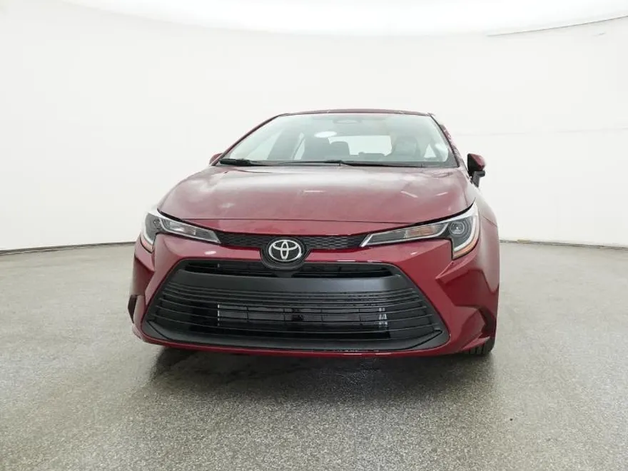 2026 Toyota Corolla LE photo 1