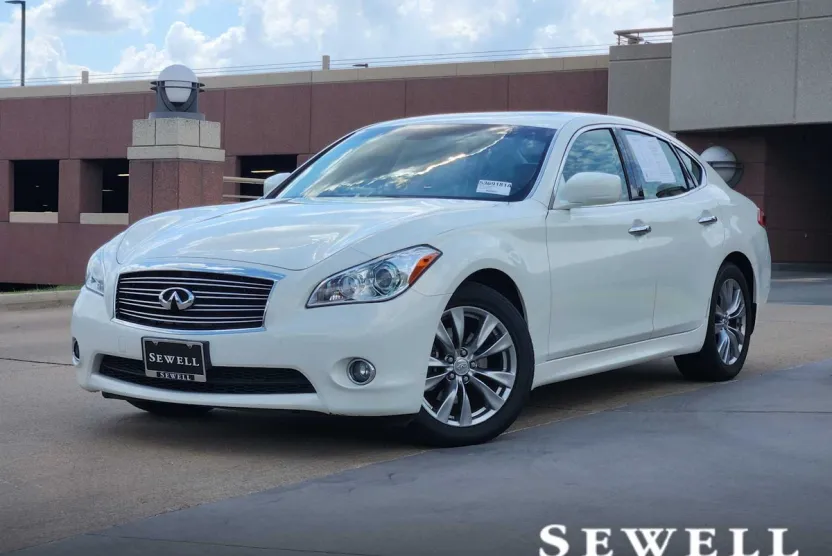 2013 Infiniti M37 photo 1