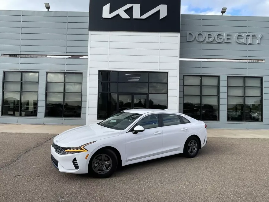 2023 Kia K5 LXS photo 1