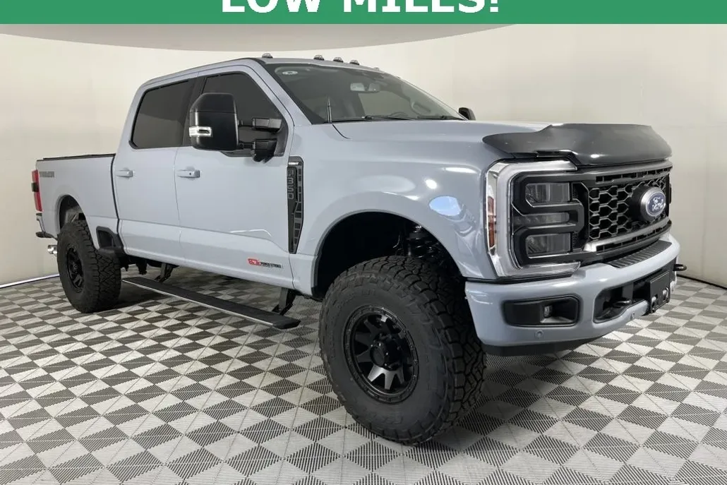 2024 Ford F-350 Lariat photo 1