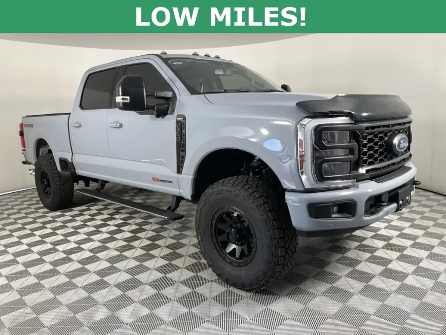 2024 Ford F-350 Lariat photo 1
