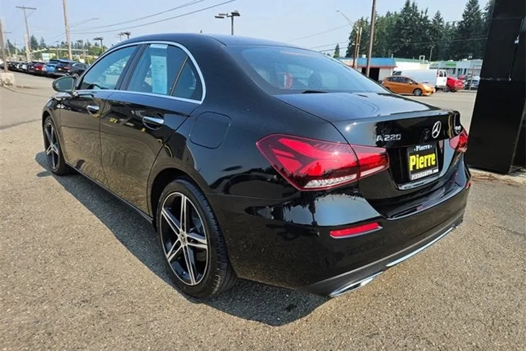 2021 Mercedes Benz A 220 photo 1
