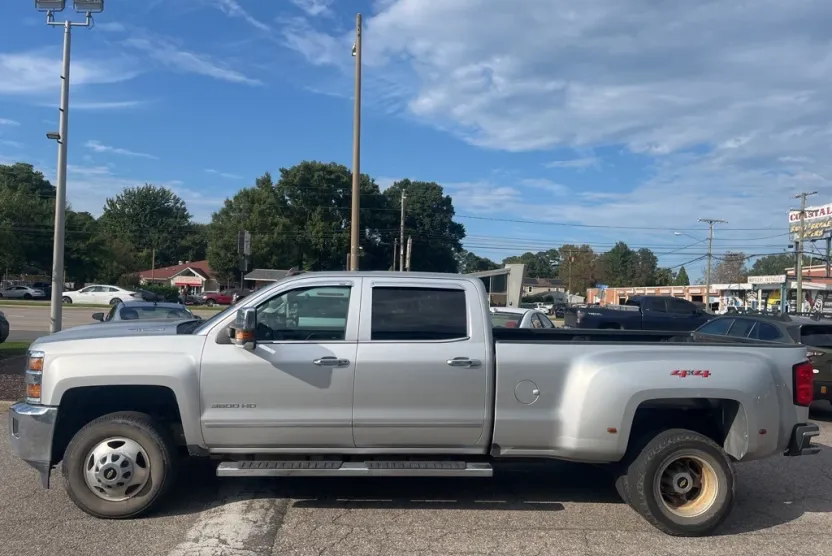 2019 Chevrolet Silverado 3500HD LTZ photo 1