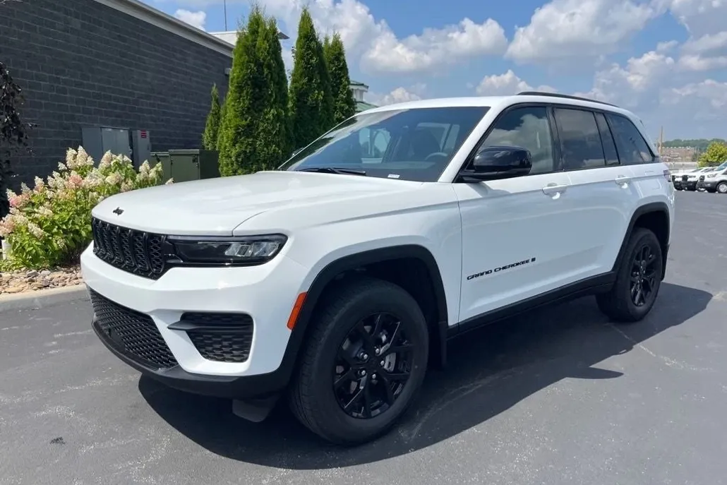 2025 Jeep Grand Cherokee Altitude X photo 1