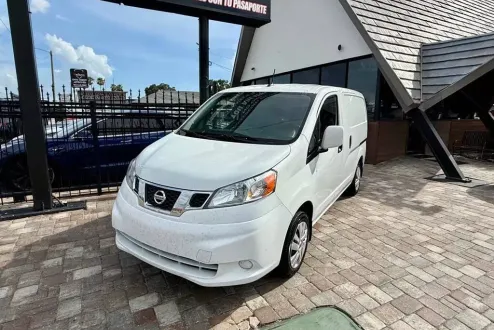 2020 Nissan NV200 SV photo 3