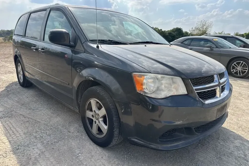 2012 Dodge Grand Caravan SXT photo 1