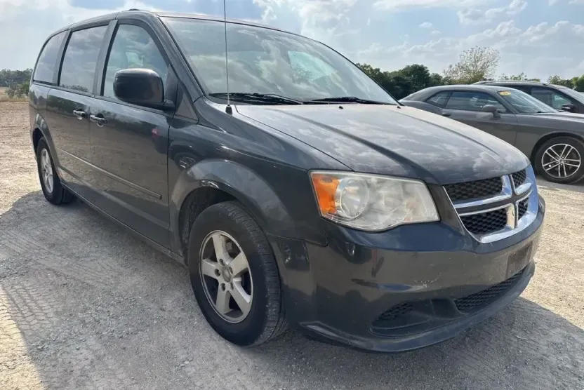 2012 Dodge Grand Caravan SXT photo 1