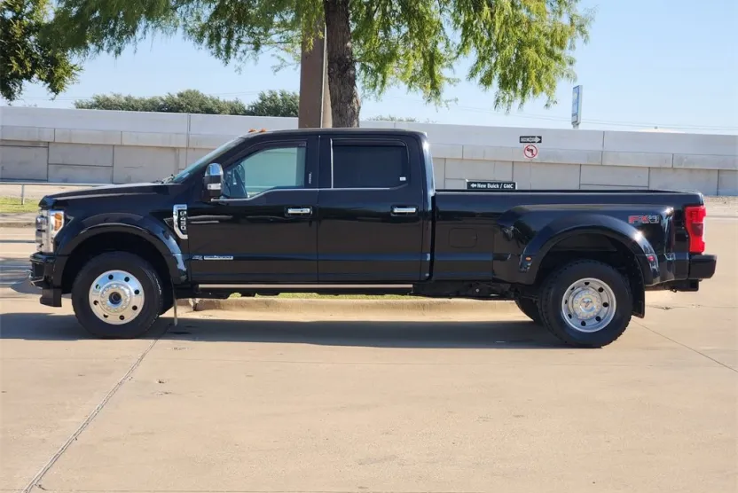 2018 Ford F-450 Platinum photo 1