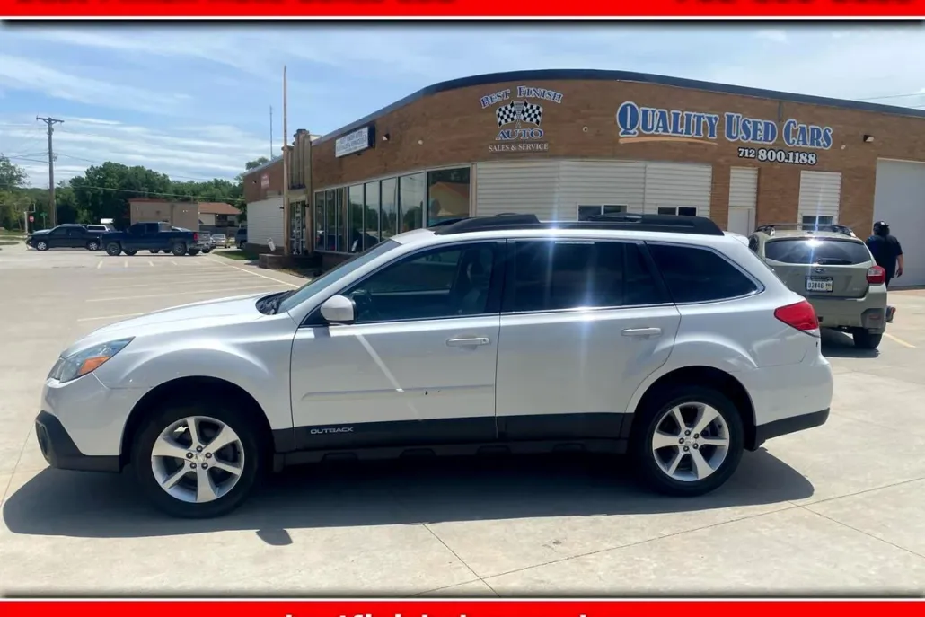 2014 Subaru Outback 2.5i Limited photo 1
