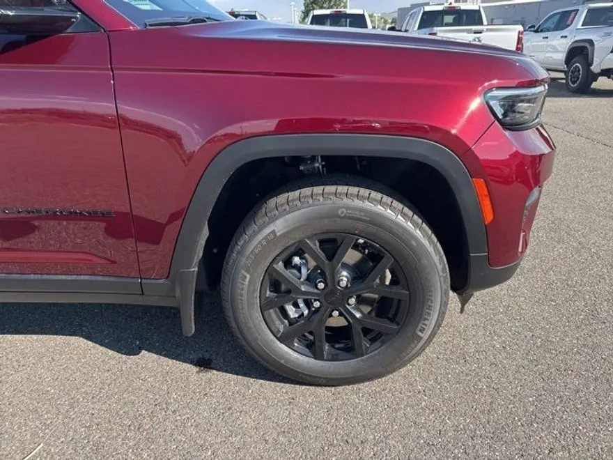2025 Jeep Grand Cherokee Base photo 1