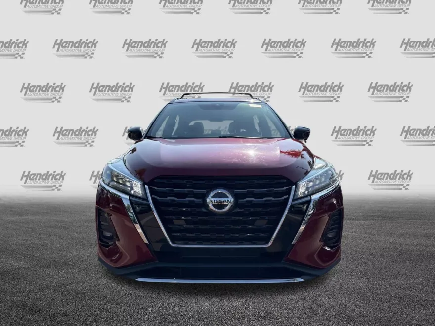 2021 Nissan Kicks SR photo 1