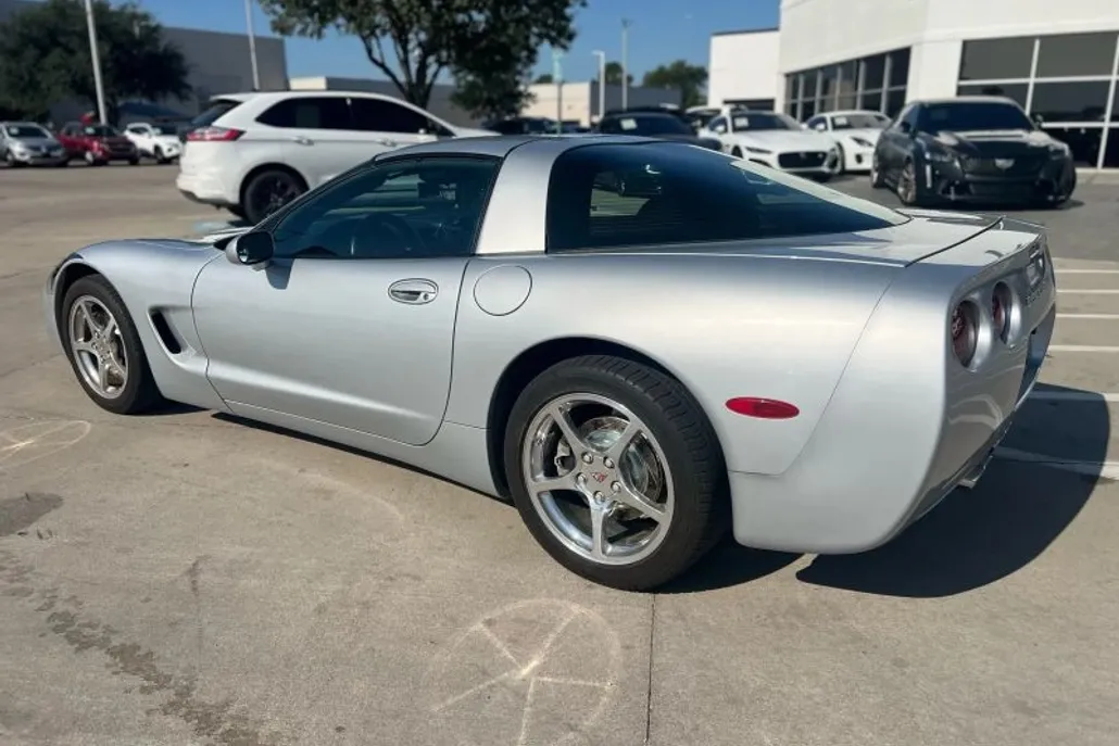 2000 Chevrolet Corvette photo 1