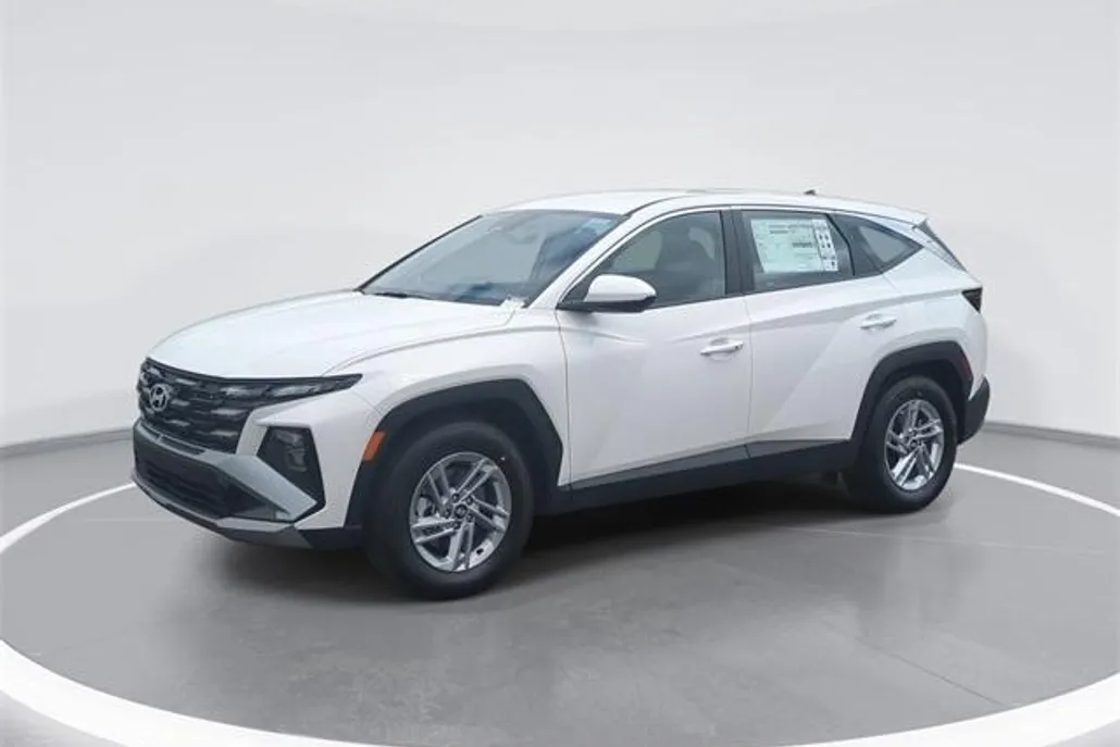 2026 Hyundai Tucson SE photo 1