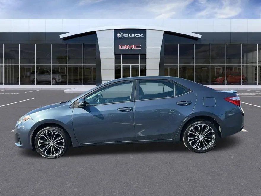 2015 Toyota Corolla L photo 2