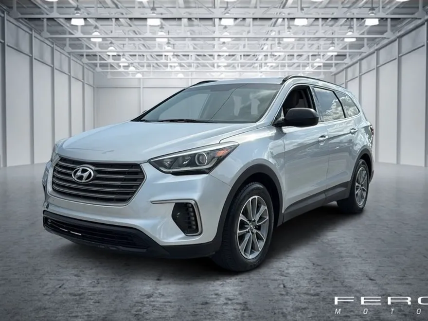 2019 Hyundai Santa Fe SE photo 1