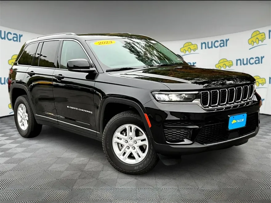 2023 Jeep Grand Cherokee Laredo photo 1