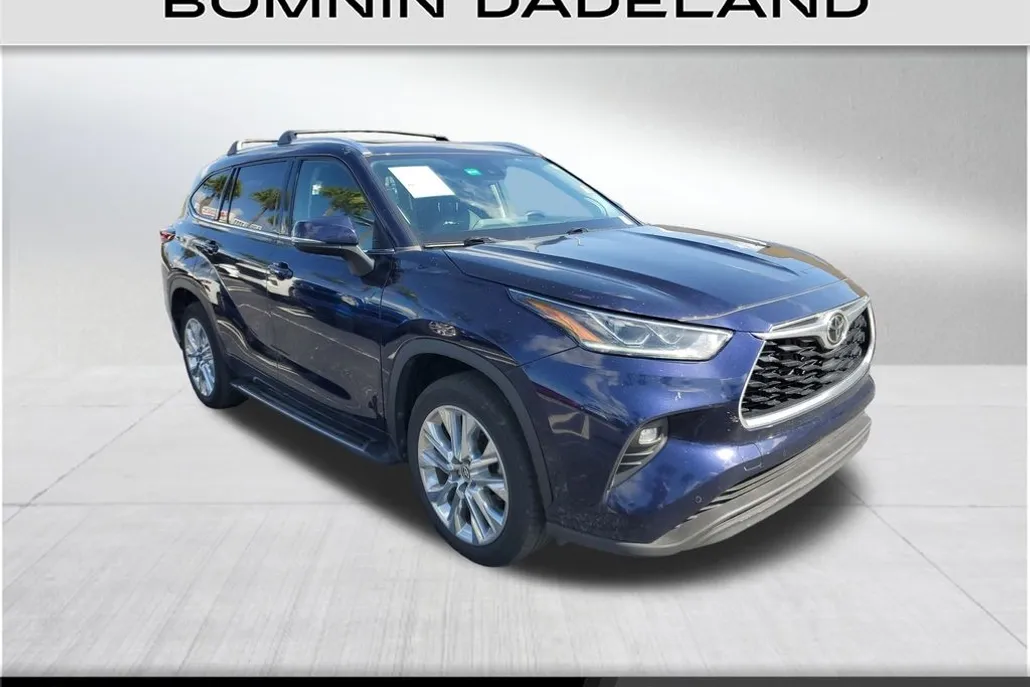 2023 Toyota Highlander XLE photo 1