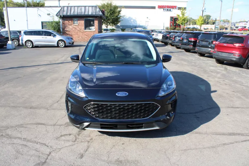 2021 Ford Escape SE photo 1