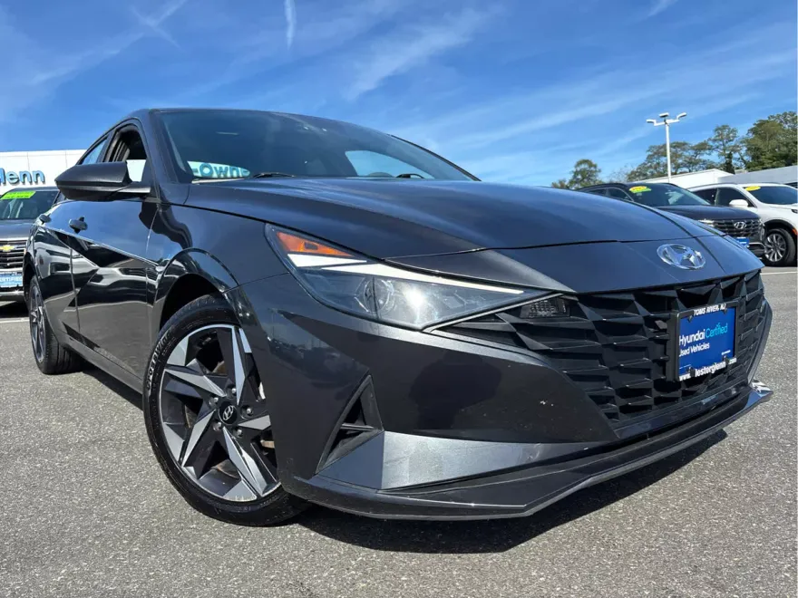 2023 Hyundai Elantra SEL Convenience photo 1