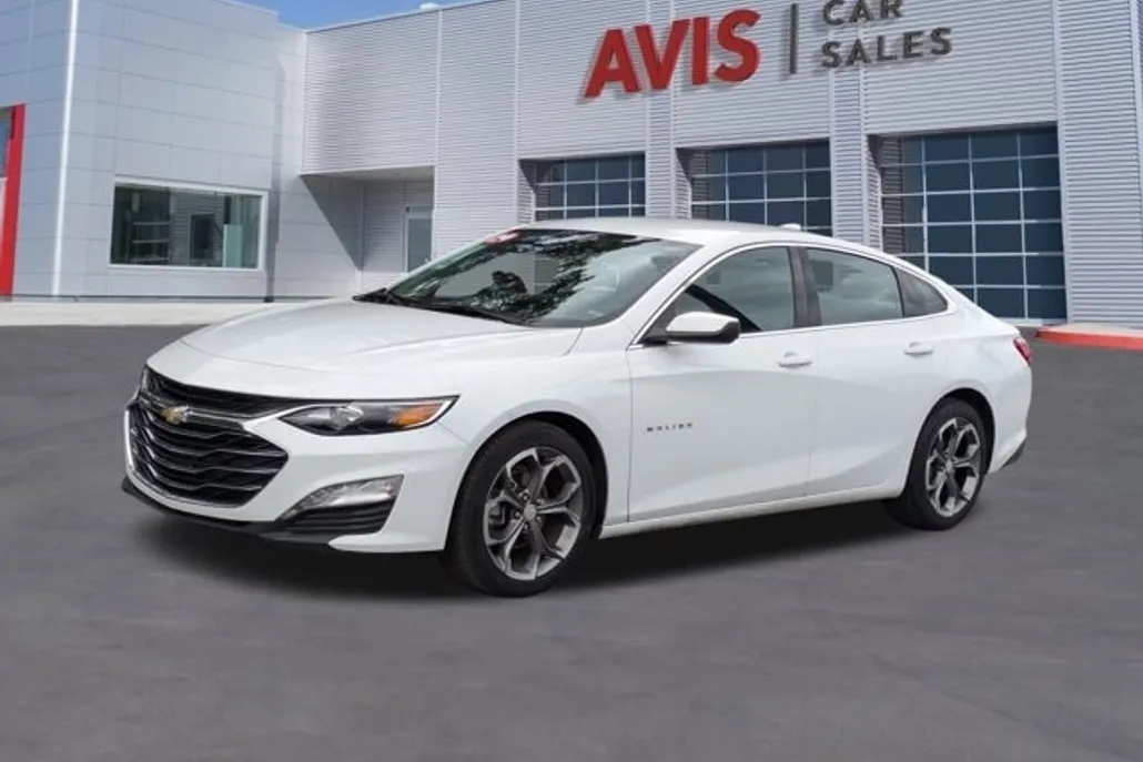2024 Chevrolet Malibu 1LT photo 1