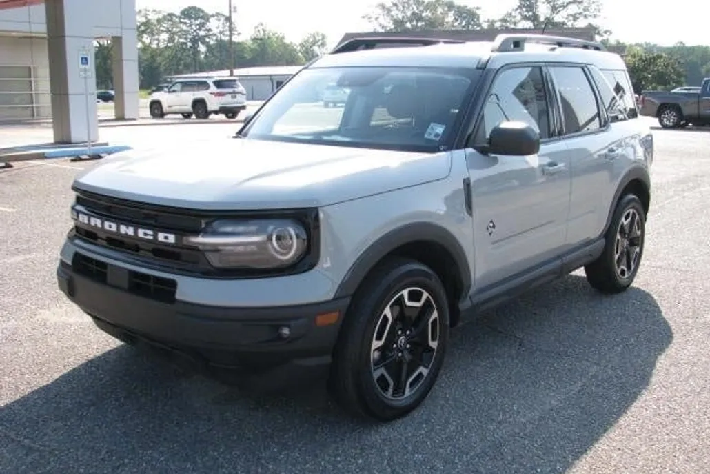 2023 Ford Bronco Sport Outer Banks photo 1
