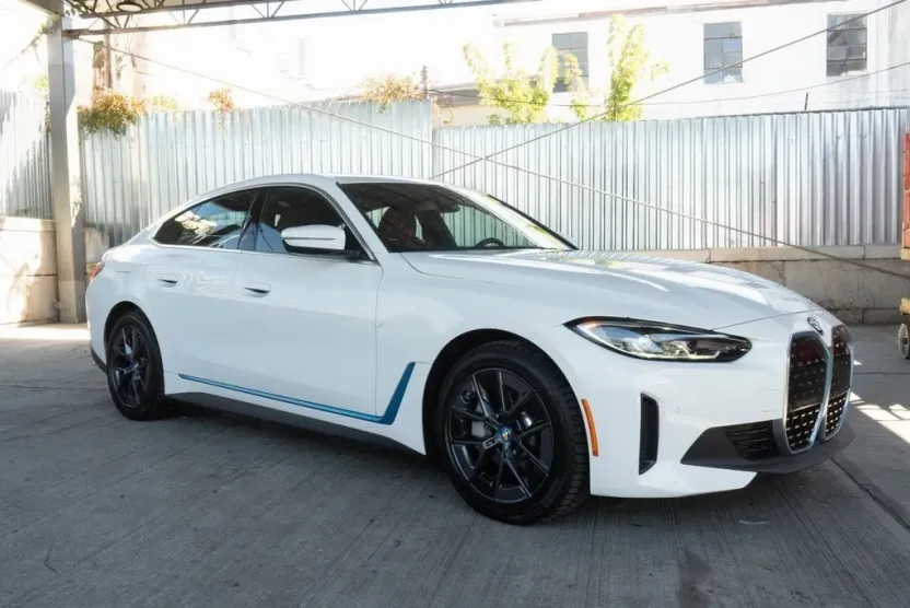 2023 Bmw i4 eDrive40 photo 1