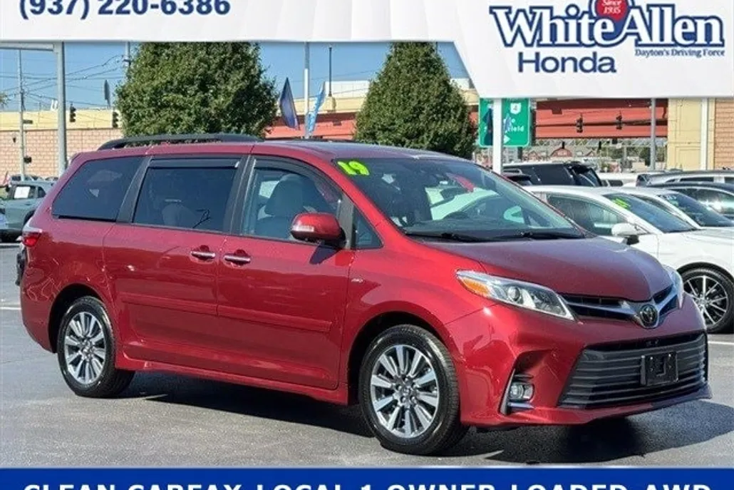 2019 Toyota Sienna Limited XLE Premium photo 1