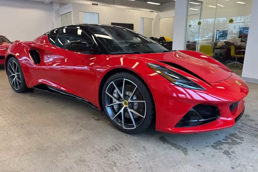 2024 Lotus Emira First Edition photo 1