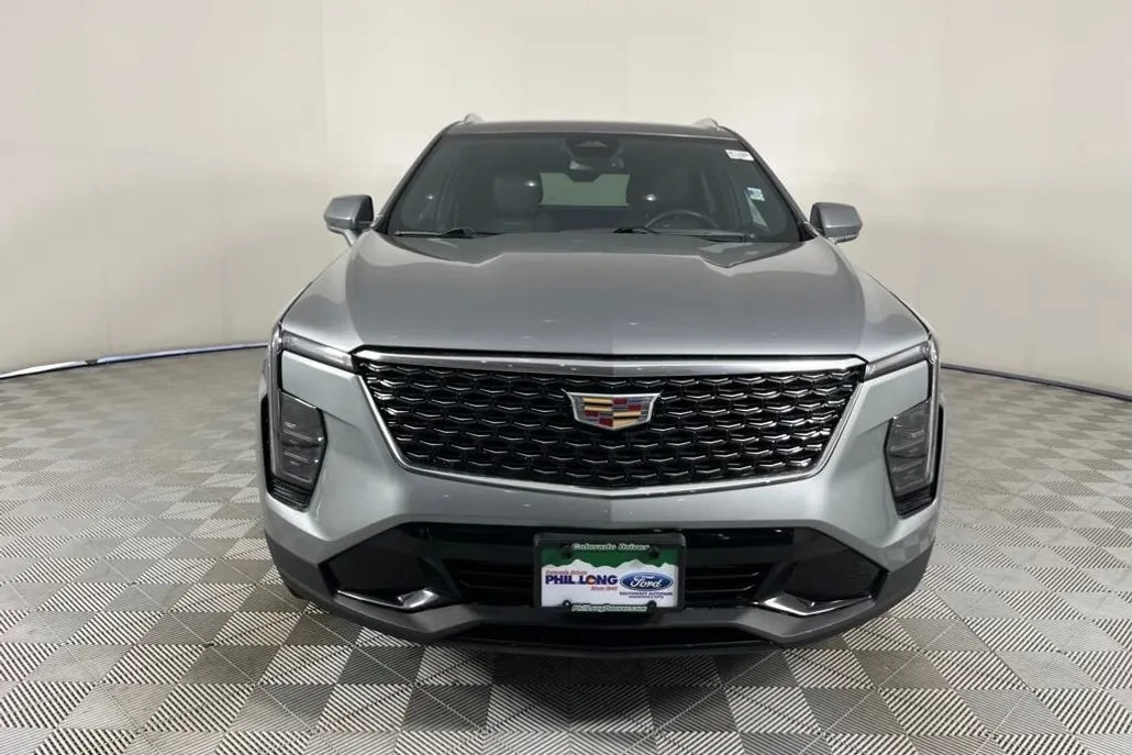 2024 Cadillac XT4 Premium Luxury photo 1