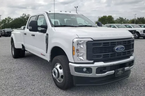 2025 Ford F-350 XL photo 2