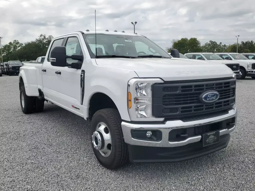 2025 Ford F-350 XL photo 2