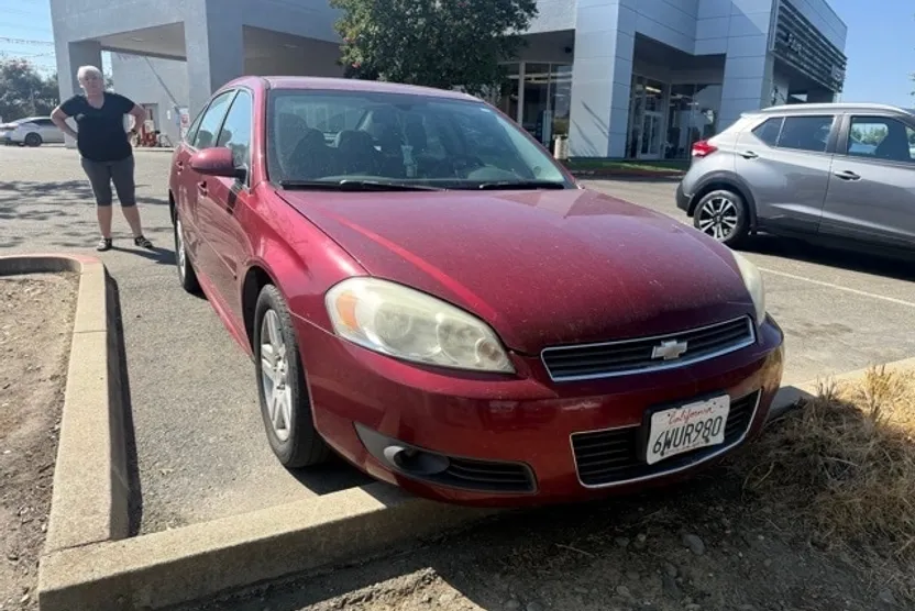 2010 Chevrolet Impala photo 1