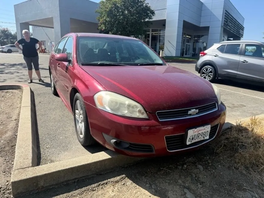 2010 Chevrolet Impala photo 1