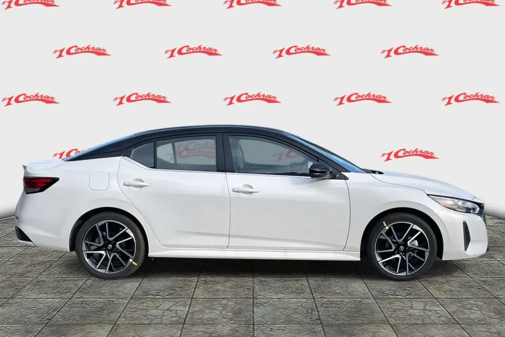 2025 Nissan Sentra SR photo 1