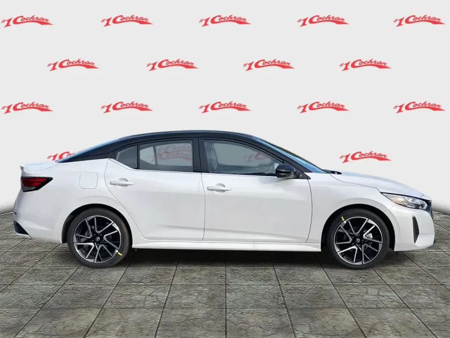 2025 Nissan Sentra SR photo 1