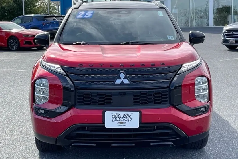 2025 Mitsubishi Outlander SEL Black Edition photo 1