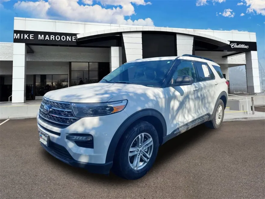 2021 Ford Explorer XLT photo 1