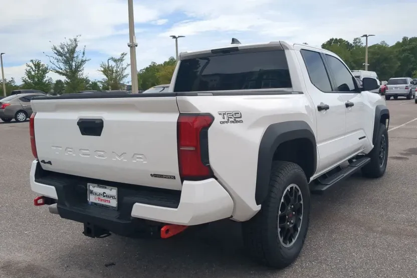 2025 Toyota Tacoma TRD Off-Road Double Cab photo 1