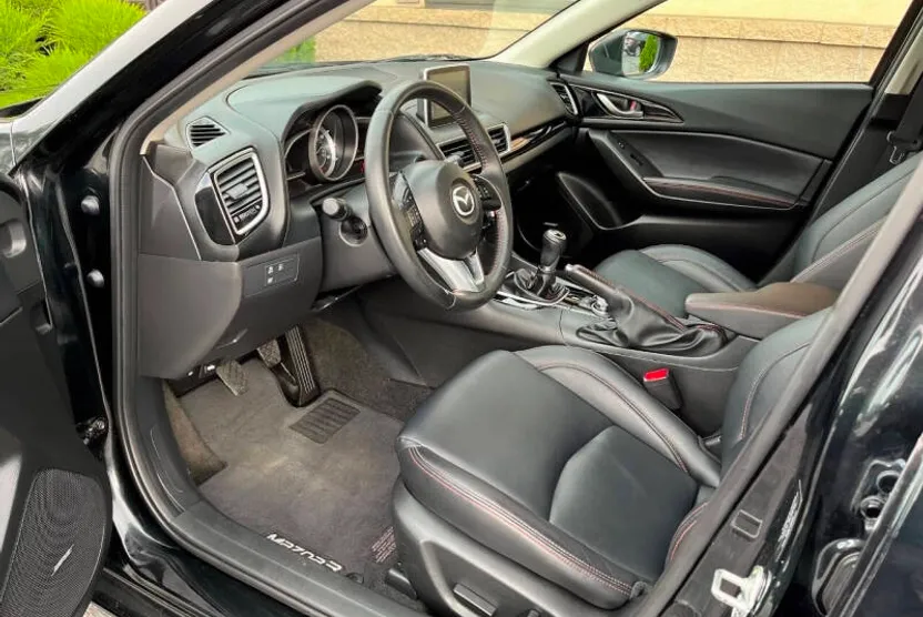 2016 Mazda Mazda3 Grand Touring photo 1