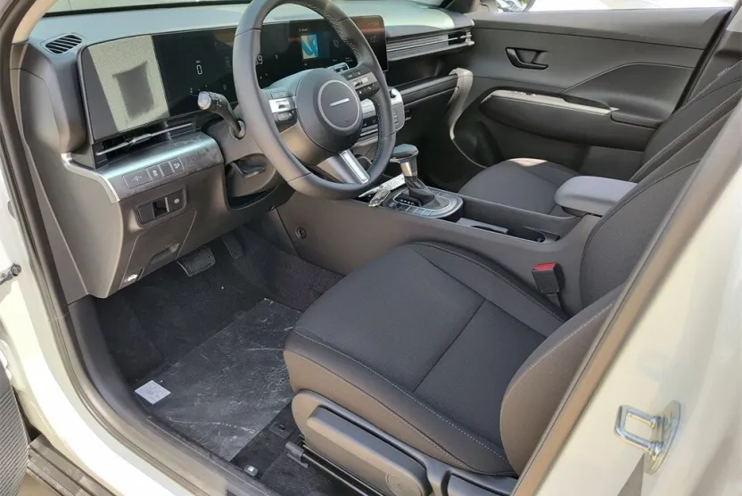 2026 Hyundai Kona SEL photo 1